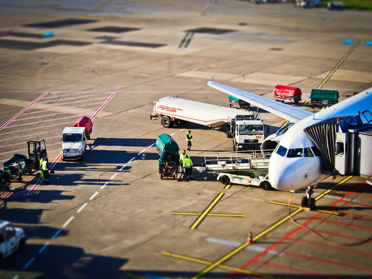 Cargo Sales & Logistics srl nasce nel 2007 dopo un’esperienza ventennale nel campo del Trasporto Aereo dei fondatori ed in particolare per offrire la fornitura di servizi e tariffe per le Aziende in filiera.